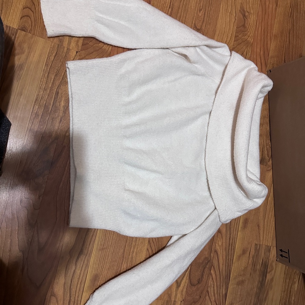 Elegant White Women's Off the Sholder Sweater